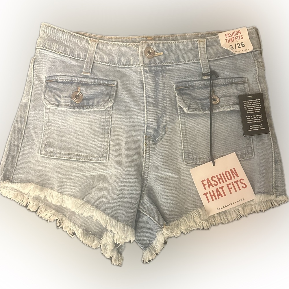 NWT Celebrity Pink Denim Jean Shorts – Size 3/26, Light Wash, Raw Hem